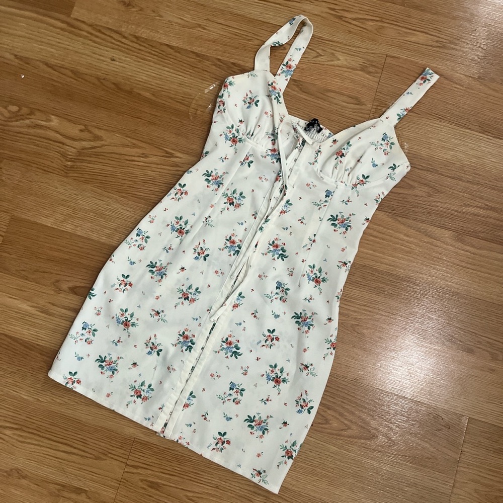 White floral mini dress size xs